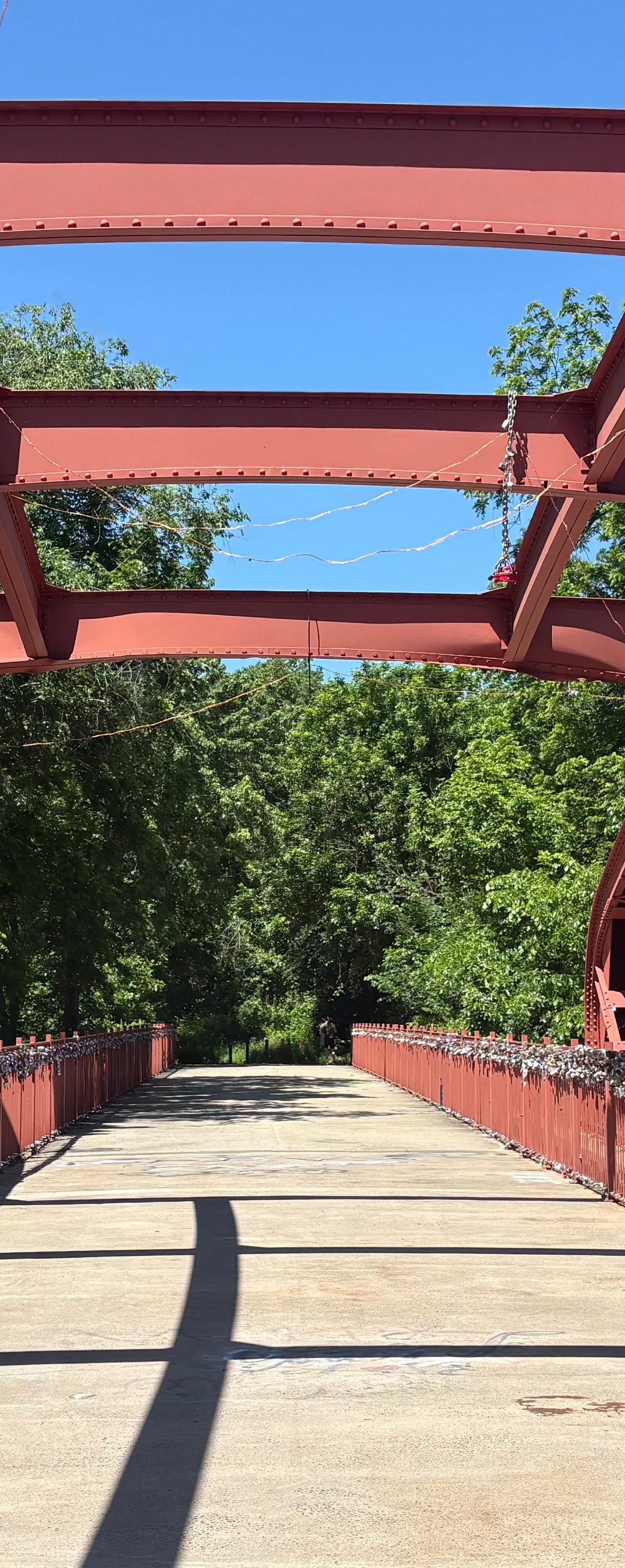 🔐🌉